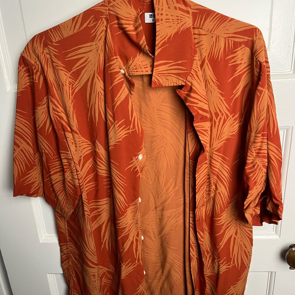 Uniqlo Men's Orange Palm Print Casual Shirt